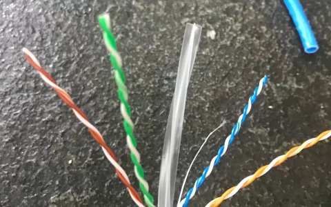 来自文章水晶头怎么接（网线穿水晶头的排序是怎样的）的图片配图介绍