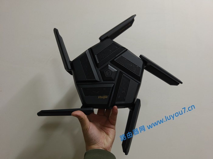 来自文章锐捷星耀BE72 Pro路由器图赏：九天线九网口，Filogic 860+1G内存的图片配图介绍