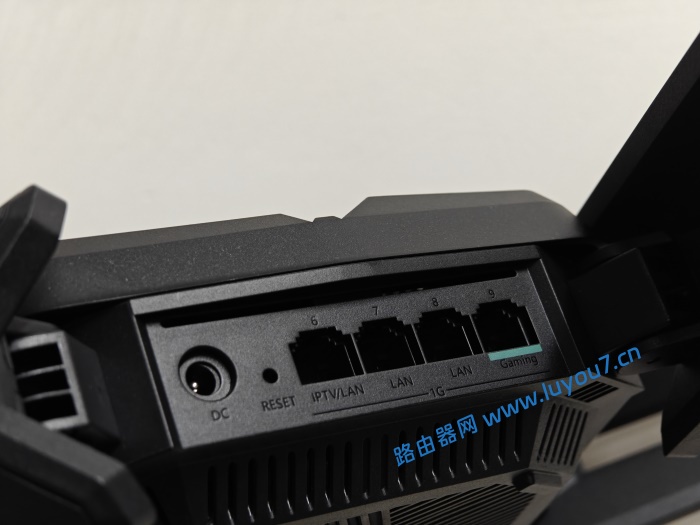 来自文章锐捷星耀BE72 Pro路由器图赏：九天线九网口，Filogic 860+1G内存的图片配图介绍