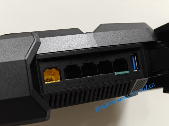 来自文章锐捷星耀BE72 Pro路由器图赏：九天线九网口，Filogic 860+1G内存的图片配图介绍